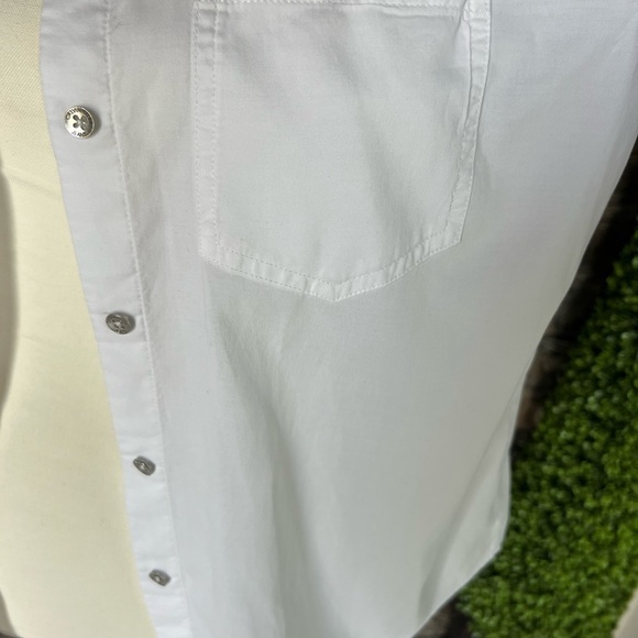 Calvin Klein White Casual Button Down Shirt with Textured Fabric - Picture 9 of 10